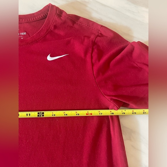 Nike Red Dri-Fit Athletic T-Shirt Men’s Small Lightweight Training Tee - Picture 4 of 7